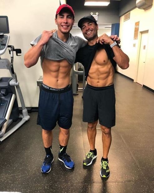 Chayanne cumple 51 años y lo celebran en redes: "Felicidades papá"