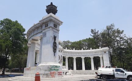 Comienza limpieza de pintas en el Hemiciclo a Juárez