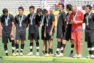 Sub-22 no refrenda oro