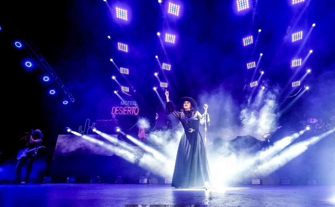 La cantante durante su concierto número 101 del DesiertoTour en el Auditorio Nacional. Foto: OCESA/Liliana Estrada