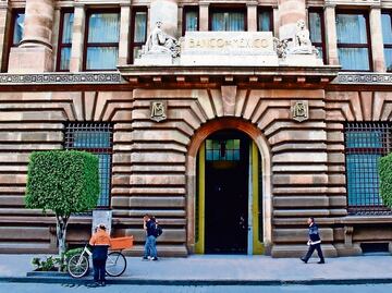 México promete al FMI bajar déficit a 3.5% del PIB