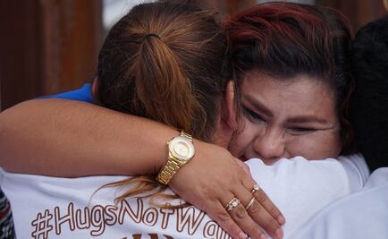 Abren frontera México-EU para que familias se abracen por tres minutos