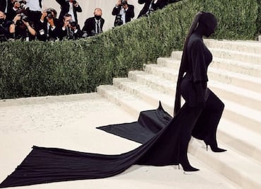 Kim Kardashian y el Balenciaga con el que se robó la atención y generó memes