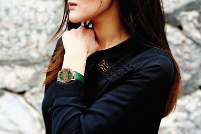 Corum diseña un arcoíris femenino en clave mecánica