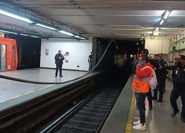 Ahora, cae cable en andén de la Línea 8 del Metro, estación Salto del Agua