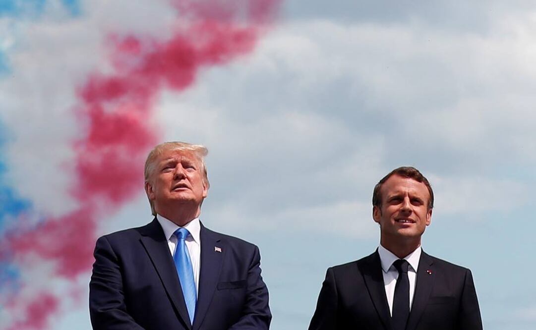 El presidente francés, Emmanuel Macron, y su homólogo estadounidense, Donald Trump, durante la ceremonia de conmemoración del 75 aniversario del Día D en el cementerio estadounidense de Normandía (Foto: EFE)