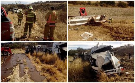 Vuelca pipa cargada con aceite en carretera de Jalisco