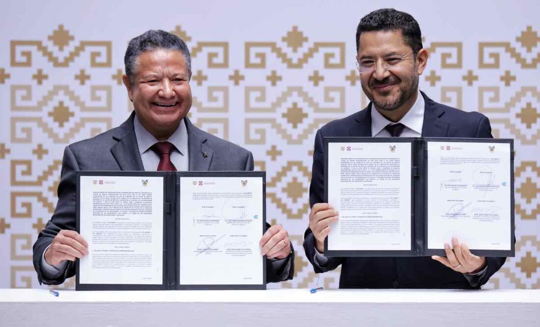 La firma del convenio se llevó a cabo en el patio del Antiguo Palacio del Ayuntamiento. Foto: Especial
