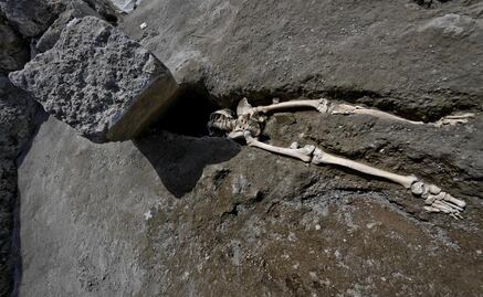 Descubren esqueleto decapitado tras erupción de Pompeya