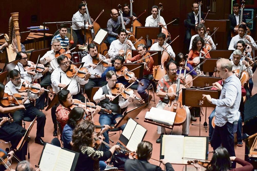 Carlos Miguel Prieto destaca como su más notable logro la gira que la Orquesta Sinfónica Nacional realizó a finales de 2016 por ciudades europeas como Berlín, Hamburgo y París (CORTESÍA: OSN)