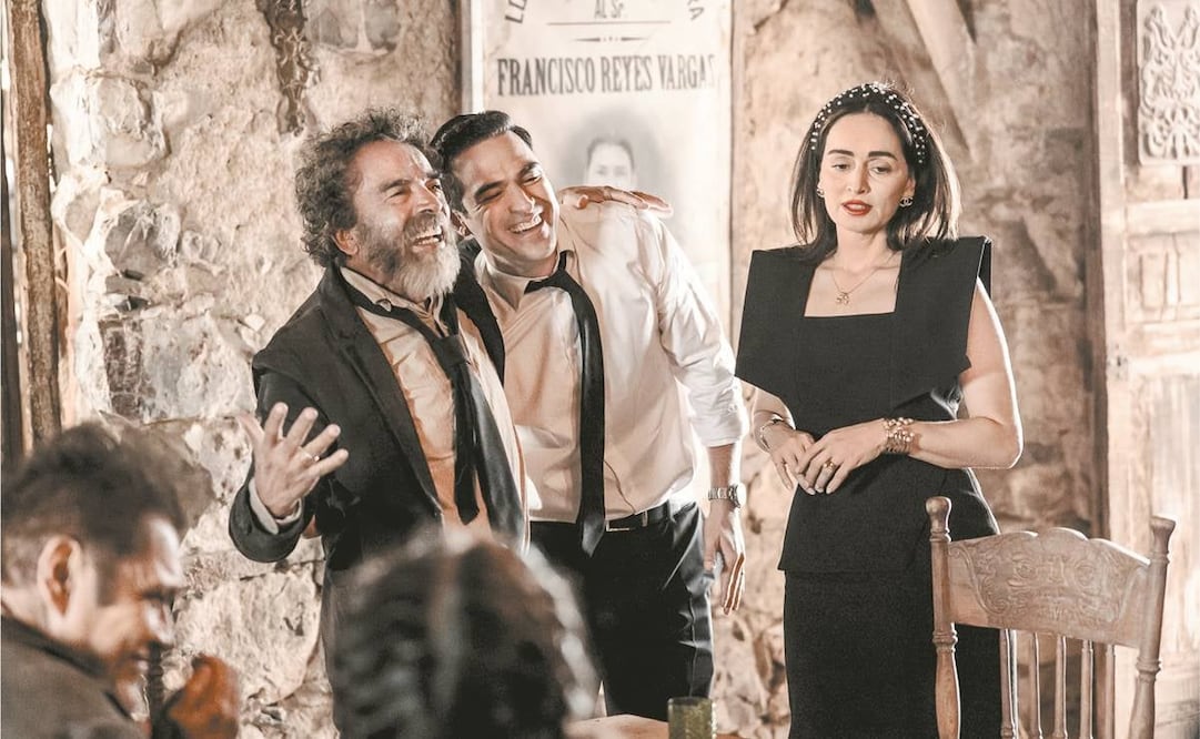 El filme sigue la historia de un hombre de clase alta (interpretado por Alfonso Herrera) que, tras la muerte de su abuelo, tiene que volver a su pueblo para enfrentarse a un caos familiar por la herencia.