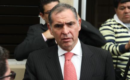 Regresa Gabino Cué a Oaxaca a acto particular