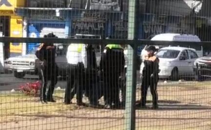 Captan en video a policías agrediendo a dos fotoperiodistas en Chimalhuacán