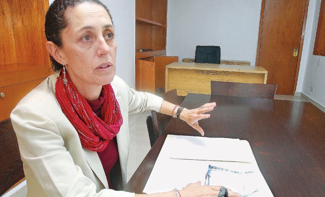 La delegada Claudia Sheinbaum aseguró que presentará más denuncias cuando concluya la revisión de las actas de entrega-recepción (ARCHIVO EL UNIVERSAL)