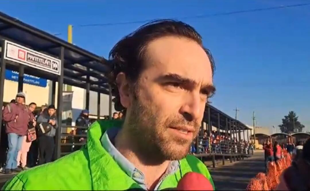 Secretario de Movilidad, Andrés Lajous en la terminal Pantitlán. Foto: Tomada del video