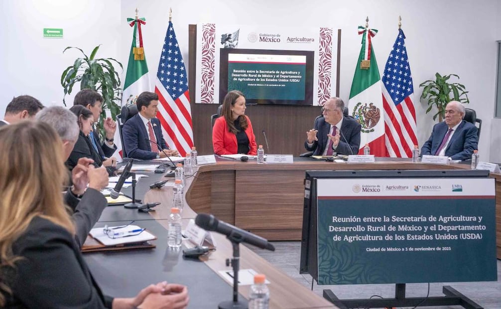La secretaria del Departamento de Agricultura Estados Unidos, Brooke Rollins, con el titular de la Secretaría de Agricultura y Desarrollo Rural, Julio Berdegué. Foto: Especial