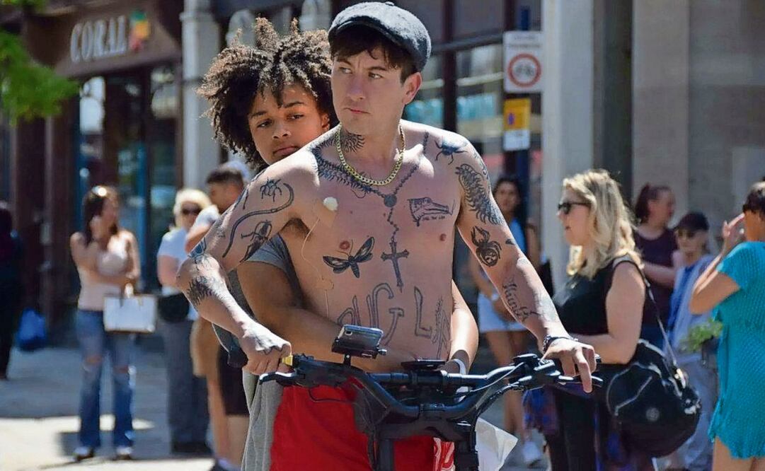 M Nykiya Adams interpreta a la solitaria niña mestiza de 12 años, Bailey, mientras que Barry Keoghan a Bug, su padre. Foto: Especial