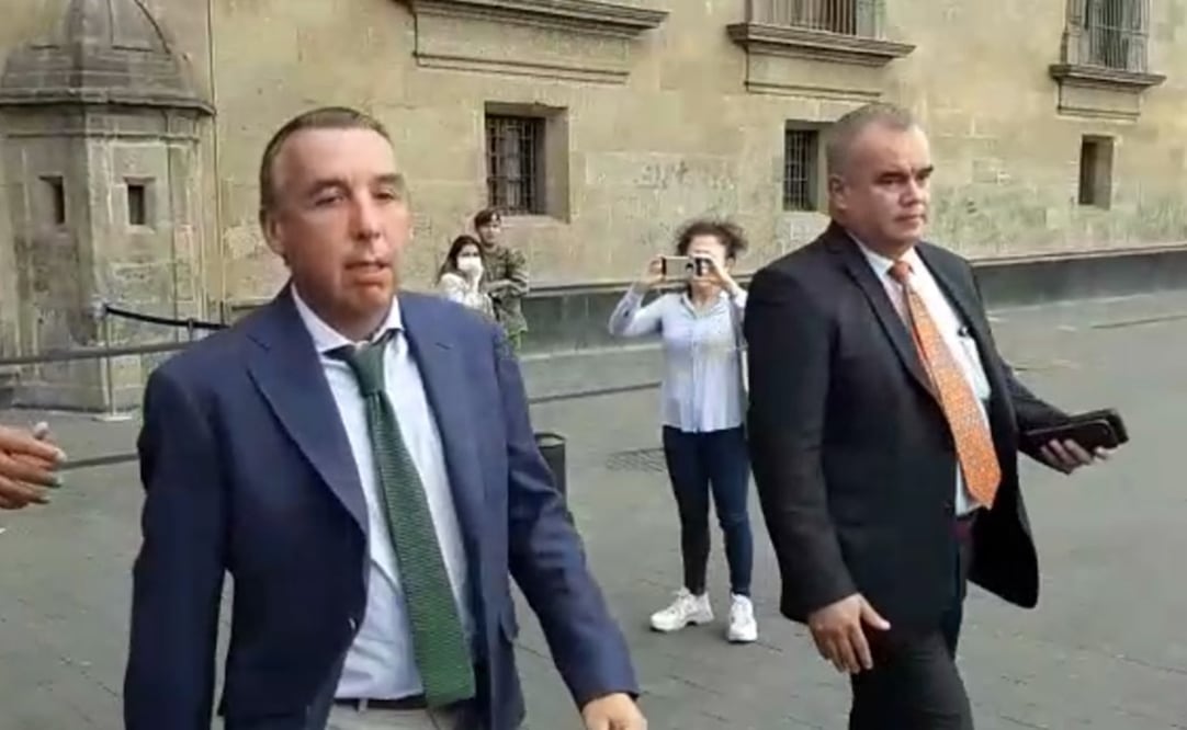 Captura de pantalla. Emilio Azcárraga a su salida de Palacio Nacional