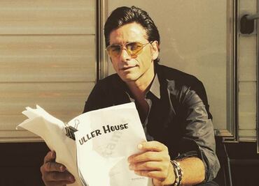 John Stamos sale de rehabilitación