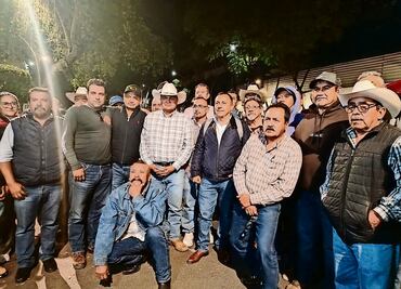 Hay acuerdo, dice gobierno; es simulación, responden productores