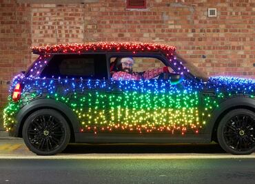 El Mini navideño que circula por Reino Unido