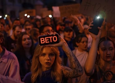 Ley anticorrupción genera protestas en Ucrania al considerar que debilita las instituciones; Zelensky enfrenta críticas