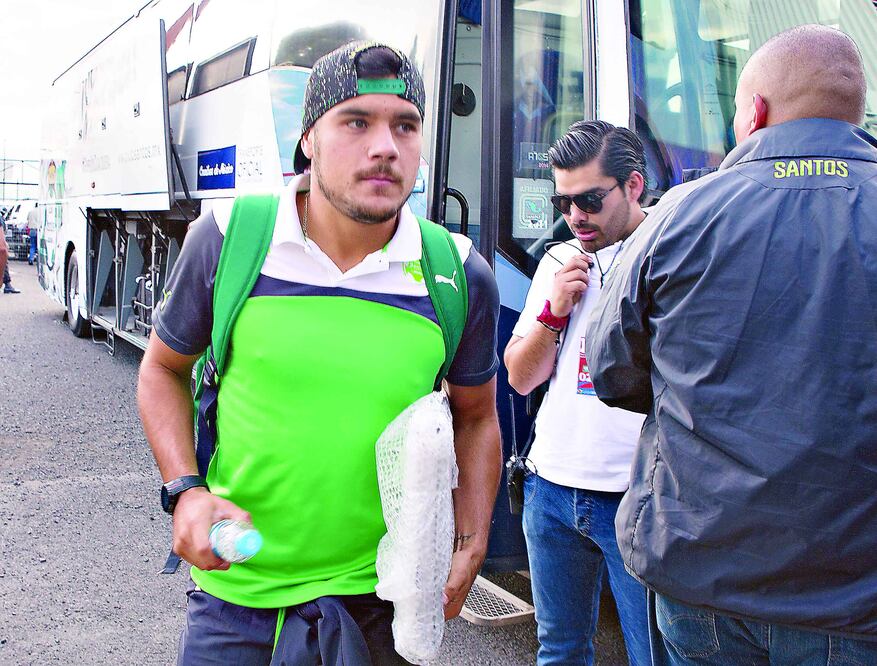 El delantero estaba en Cancún en pretemporada con Santos (SERGIO MEJÍA / IMAGO7)