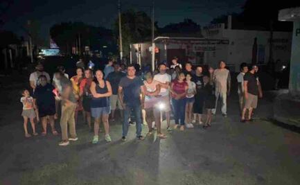Habitantes de Yucatán protesta por apagones; CFE declara que son por las lluvias