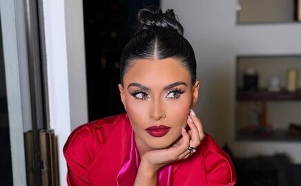 Kristal Silva deslumbra con traje de terciopelo y top efecto pelo