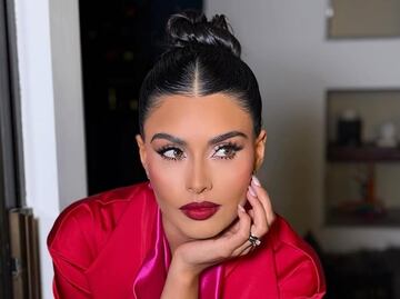 Kristal Silva deslumbra con traje de terciopelo y top efecto pelo