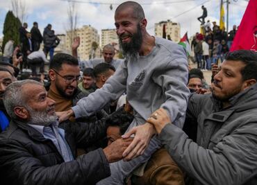 Israel libera a 10 presos palestinos en Gaza; "me mostraron el infierno en la cárcel", dice uno de ellos