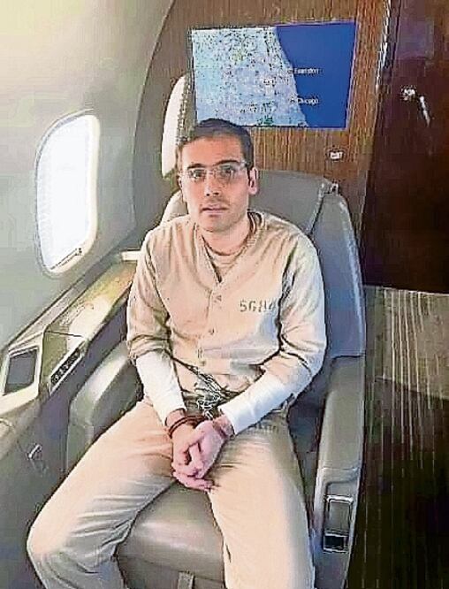 Ovidio, conocido como El Ratón, durante su extradición a Chicago, el 15 de septiembre. Foto: Especial