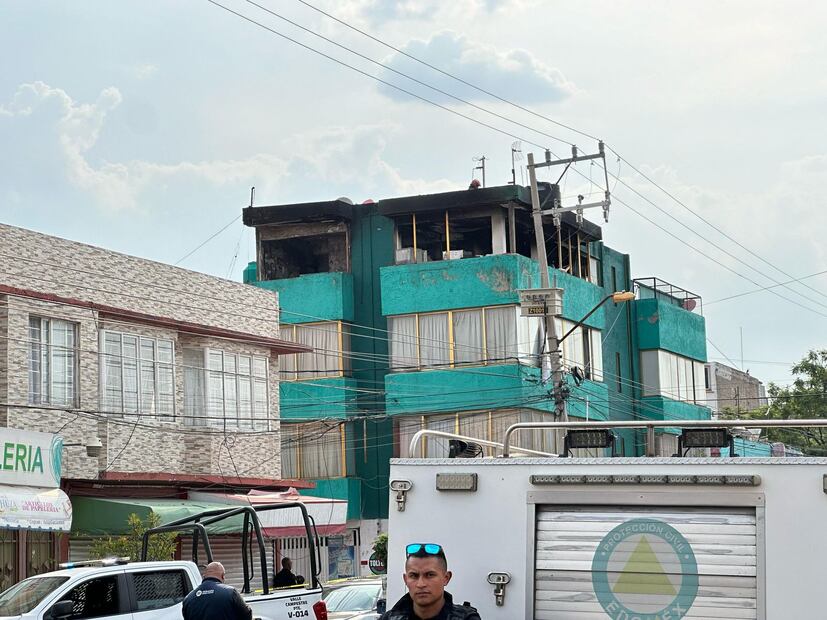 Explosión de un tanque de gas en un departamento provoca incendio en Valle de Aragón. (Foto: especial)