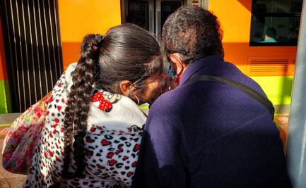 "Te traje tus favoritas": El Metro se transformó en el tren del amor por el 14 de febrero FOTOS