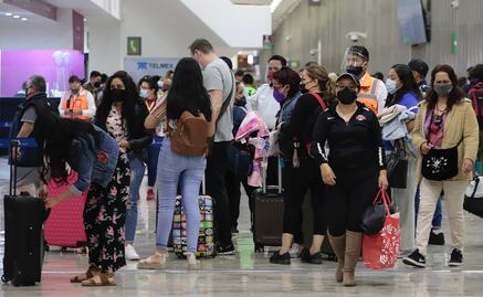 Por nueva variante de Covid, experto propone cerrar fronteras a viajeros de Sudáfrica