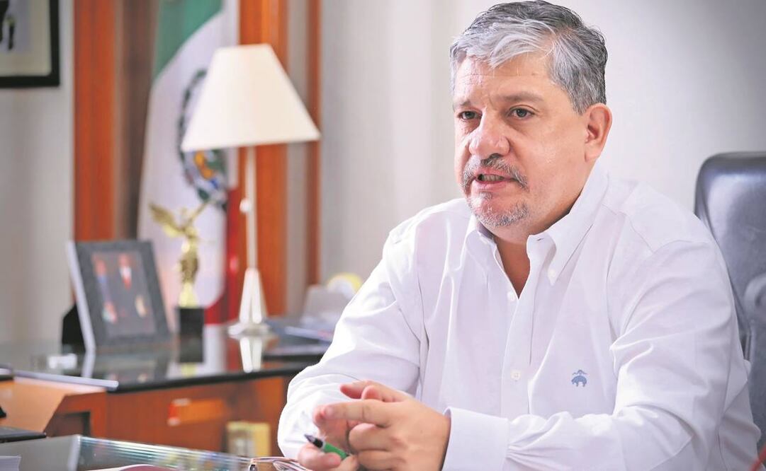 Luis Humberto Fernández dijo que inicialmente se busca atender a 21 mil 521 estudiantes de GAM e Iztapalapa, para posteriormente extender el programa a otras alcaldías. Foto: Berenice Fregoso/EL UNIVERSAL