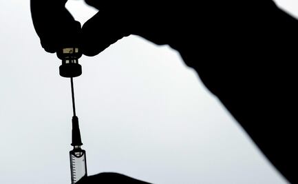 OMS insta a los países a cesar "acuerdos bilaterales" con laboratorios para vacuna contra Covid