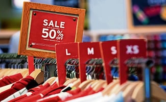 Aumentan ventas minoristas en Estados Unidos; superan las expectativas