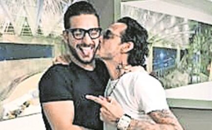 Marc Anthony presume beso con Maluma