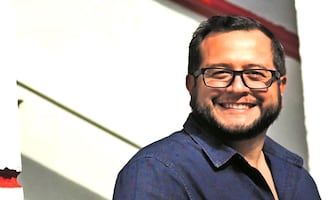 José Ramón López Beltrán le responde a Salinas Pliego; "no vivo de privilegios, trabajo y pago impuestos", arremete