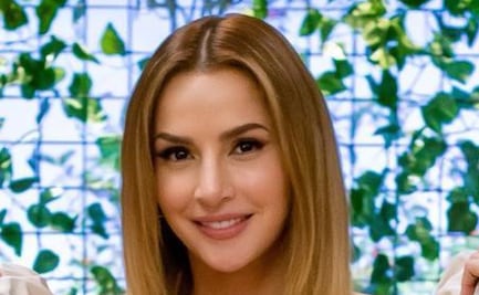 Carmen Villalobos nos enseña el outfit ideal para un día de lluvia