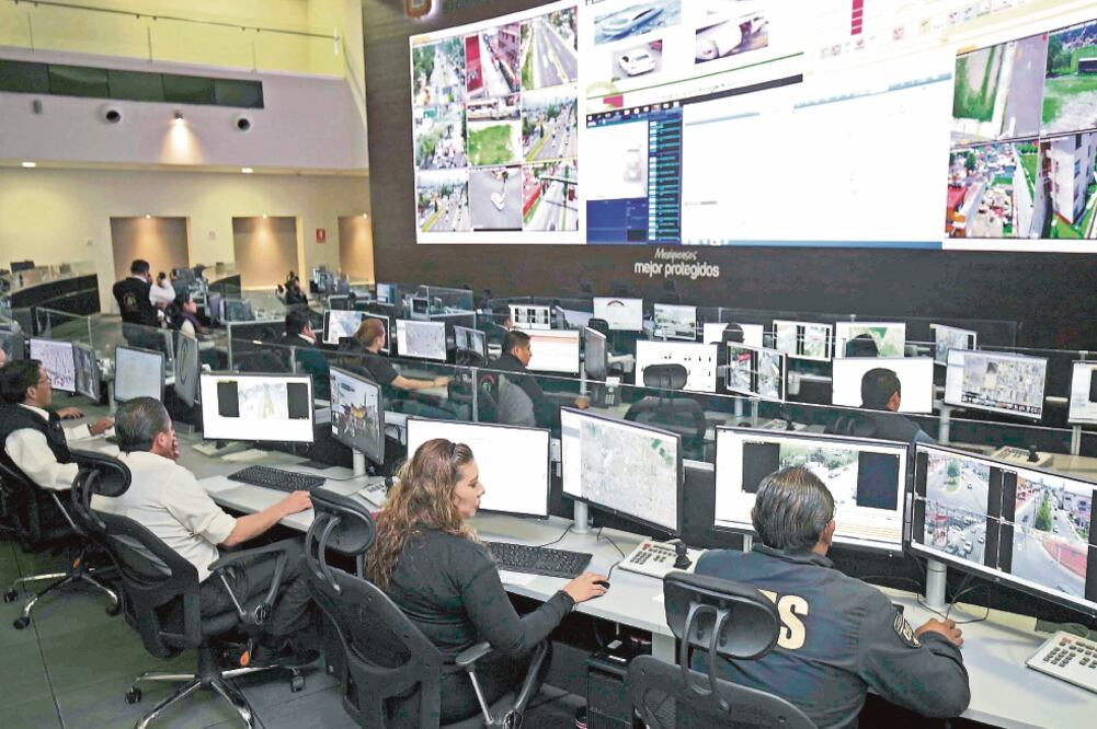 El personal especializado que atenderá las llamadas de emergencia en el 911 está preparado para atender desde una fuga de gas hasta una balacera (ARCHIVO EL UNIVERSAL)