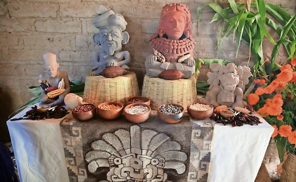 Con una ofrenda, además de la música y la danza, los pueblos indígenas
rinden homenaje a la Tierra en el “suelo sagrado de los antepasados”. Foto: Edwin Hernández