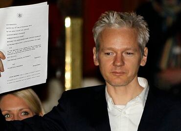 Rechazan en Reino Unido extradición de Assange a EU