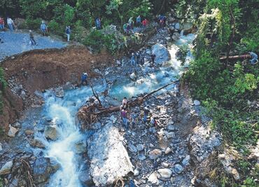 Aún hay localidades aisladas y sin ayuda