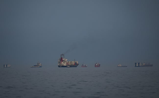 Más de 20 países dicen estar "listos para contribuir" al desbloqueo del estrecho de Ormuz; condenan ataques a buques mercantes