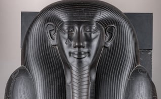 Egipto incauta sarcófago del periodo romano; hay dos detenidos por tráfico de antigüedades