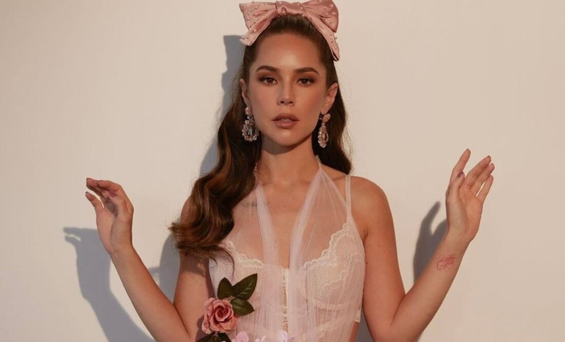 Sin importar el frío, Camila Sodi esquió con un look de bikini y sombrero vaquero. Foto: Instagram @camilasodi_