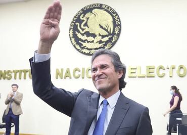 Entre aplausos y felicitaciones, Edmundo Jacobo se reincorpora como secretario ejecutivo del INE