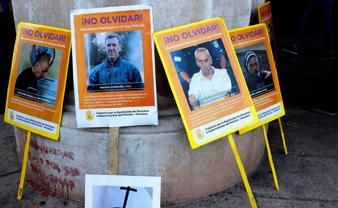 Protesta contra los sacerdotes acusado de abuso sexual (Foto: EFE)